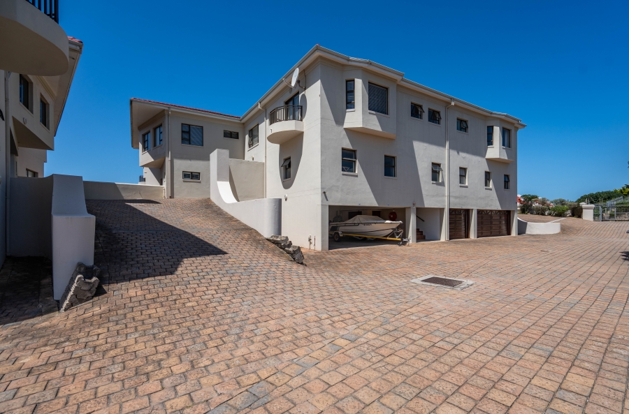 4 Bedroom Property for Sale in West Bank Eastern Cape